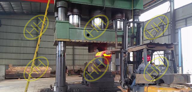 Heated pipe fitting forming in Haihao Factory