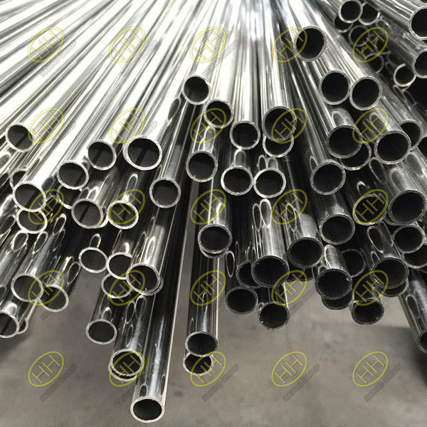 Polished welded pipes